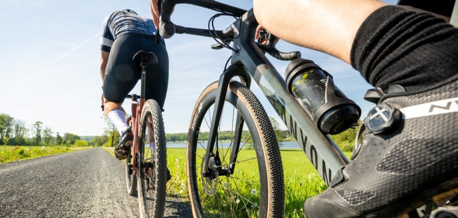 Mountainbiker an der Krombachtalsperre